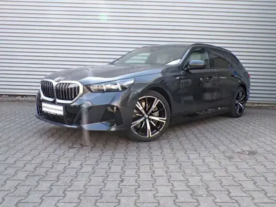 Gebraucht BMW 550e M Sport 489 PS (359 kW) 2025 Grau Limousine