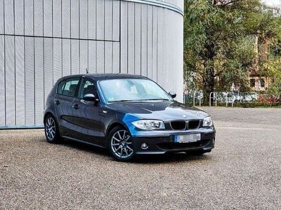 Grau Gebraucht 2005 BMW 118 Kleinwagen | 4.900 € (Fairer Preis)