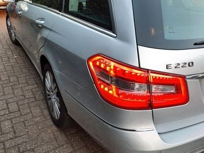 Mercedes E220