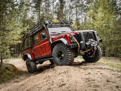 Gebraucht Land Rover Defender 122 PS (89 kW) 2006 Rot SUV