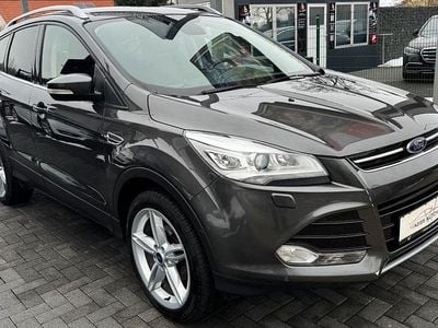 Gebraucht Ford Kuga Titanium 150 PS (110 kW) 2015 Grau SUV