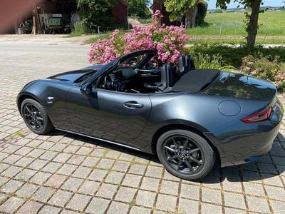 Usata Mazda MX5 Exclusive 131 CV (96 kW) 2018 Andere farben Cabrio