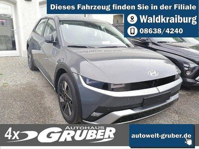 Grau Gebraucht 2025 Hyundai Ioniq Dynamiq Kleinwagen | 38.899 €