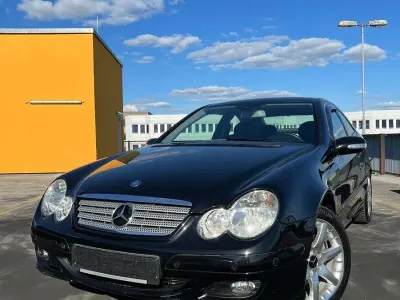 Käytetty Mercedes CLC180 143 HP (105 kW) 2007 Musta Viistoperä