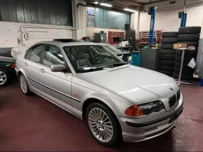 Gebraucht BMW 330 184 PS (135 kW) 2001 Silber Limousine