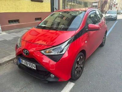 Gebraucht Toyota Aygo X-play 72 PS (52 kW) 2021 Super red 5 Kleinwagen