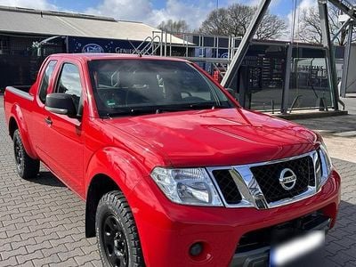Gebraucht Nissan Navara 190 PS (139 kW) 2011 Rot Pickup