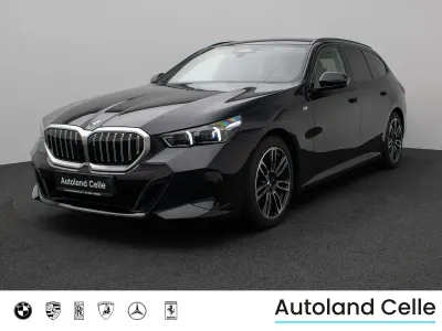 Gebraucht BMW 520 M Sport 197 PS (144 kW) 2025 Saphirschwarz metallic475schwarz Limousine