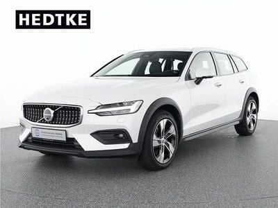 Weiß Gebraucht 2023 Volvo V60 CC Plus Kombi | 39.990 € (Fairer Preis)