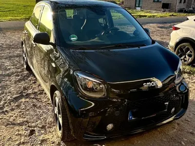 Usata Smart ForFour Electric Drive 60 kW (82 CV) 2022 Nero Berlina