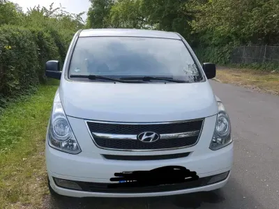 Gebraucht Hyundai H-1 170 PS (125 kW) 2010 Weiß Van / Kleinbus