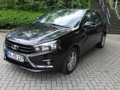 Gebraucht Lada Vesta 106 PS (77 kW) 2018 Schwarz Limousine