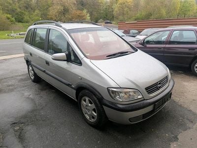 Usata Opel Zafira 101 CV (74 kW) 2001 Argento Monovolume