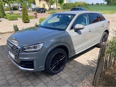 Gebraucht Audi Q2 S-Line 150 PS (110 kW) 2020 Grau SUV