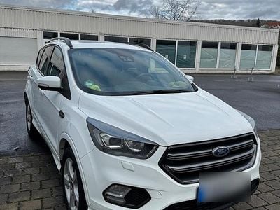 Weiß Gebraucht 2019 Ford Kuga ST-Line SUV | 12.999 € (Guter Preis)