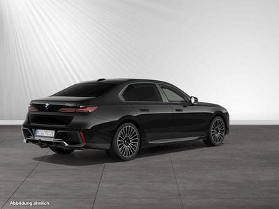 Gebraucht BMW 750e M Sport 489 PS (359 kW) 2025 Black sapphire metallic Limousine