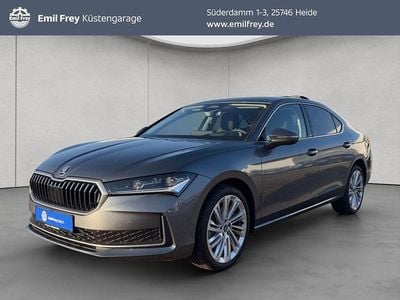 Grau Gebraucht 2025 Skoda Superb Selection Limousine | 40.444 € (Fairer Preis)