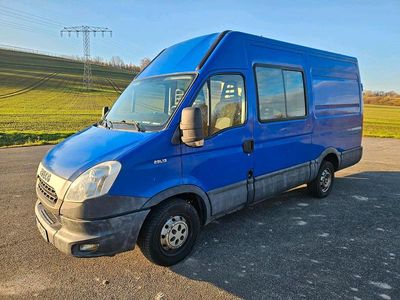 Gebraucht Iveco Daily 126 PS (92 kW) 2014 Blau Van / Kleinbus