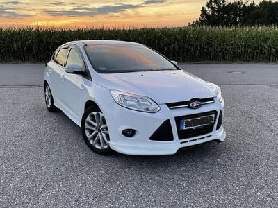 Gebraucht Ford Focus 125 PS (91 kW) 2011 Weiß Limousine