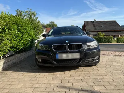 Gebraucht BMW 318 Comfort Edition 143 PS (105 kW) 2011 Schwarz Kombi