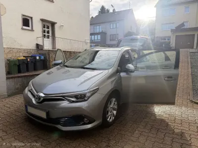 Gebraucht Toyota Auris Touring Sports Edition-S 136 PS (100 kW) 2016 Silber Kombi