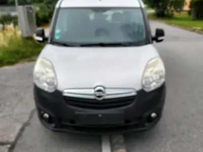 Gebraucht Opel Combo Eco 105 PS (77 kW) 2013 Silber Van / Kleinbus