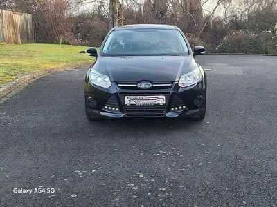 Schwarz Gebraucht 2014 Ford Focus Ambiente Limousine | 5.499 € (Guter Preis)