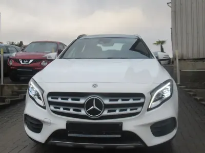 Usata Mercedes GLA200 AMG line 156 CV (114 kW) 2019 Bianco SUV