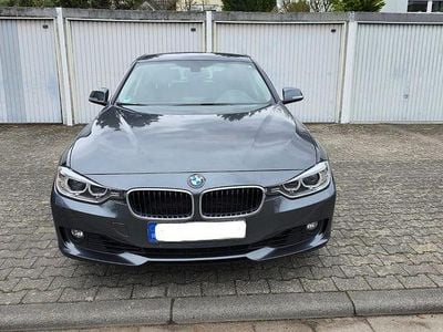 Gebraucht BMW 320 Sport Line 184 PS (135 kW) 2014 Grau Kombi
