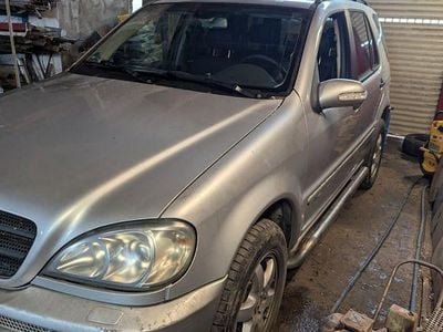 Usata Mercedes ML270 163 CV (119 kW) 2001 Argento SUV