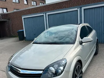 Gebraucht Opel Astra GTC Cosmo 140 PS (102 kW) 2008 Grau Coupé