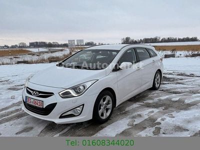 Weiß Gebraucht 2013 Hyundai i40 Edition Kombi | 4.999 € (Etwas zu teuer)