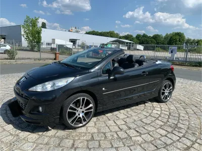 Gebraucht Peugeot 207 120 PS (88 kW) 2011 Schwarz Cabrio