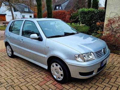 Gebraucht VW Polo Edition 60 PS (44 kW) 2001 Silber Limousine