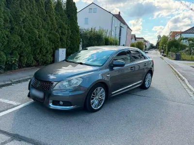 Gebraucht Suzuki Kizashi 178 PS (130 kW) 2011 Grau Limousine