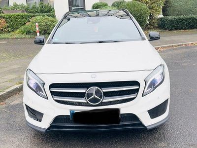 Mercedes GLA220