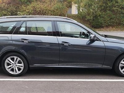 Gebraucht Mercedes E220 170 PS (125 kW) 2016 Grau Kombi