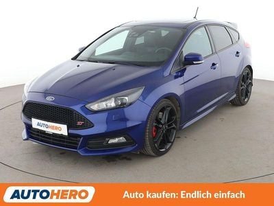 Usata Ford Focus ST 250 CV (183 kW) 2017 Blu Berlina