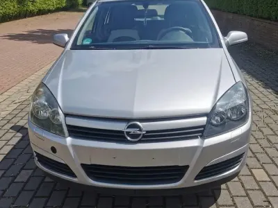 Gebraucht Opel Astra 90 PS (66 kW) 2005 Silber Kombi