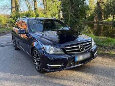 Gebraucht Mercedes C300 231 PS (169 kW) 2012 Blau Kombi