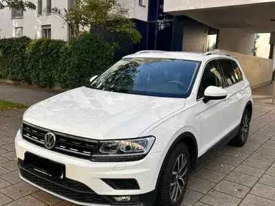Gebraucht VW Tiguan Comfortline 131 PS (96 kW) 2020 Weiß SUV