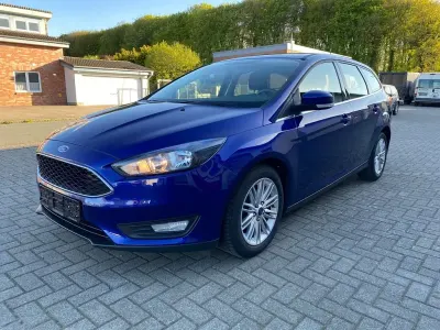 Usata Ford Focus Cool & Connect 125 CV (91 kW) 2018 Blu Berlina