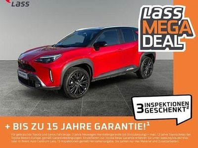 Gebraucht Toyota Yaris Hybrid Advance 116 PS (85 kW) 2022 Karminarot metallic, dach schwarz