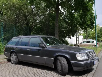 Gebraucht Mercedes E230 132 PS (97 kW) 1992 Andere farben Kombi