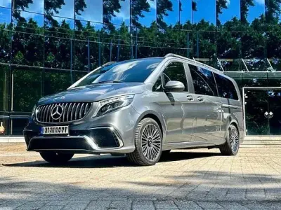 Gebraucht Mercedes V300 237 PS (174 kW) 2022 Grau Van / Kleinbus