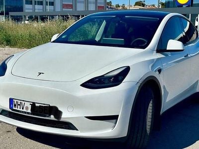 Second-hand Tesla Model Y 127 kW (173 CP) 2024 Alb SUV