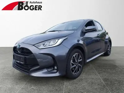 Gebraucht Toyota Yaris Hybrid Team 116 PS (85 kW) 2022 Grau Kleinwagen