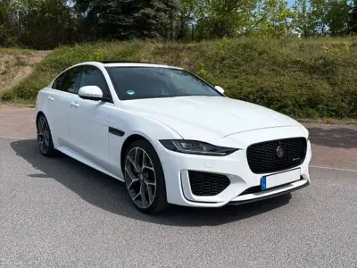 Gebraucht Jaguar XE R-Dynamic 300 PS (220 kW) 2020 Weiß Limousine