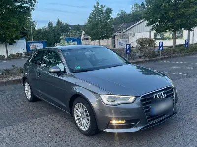 Gebraucht Audi A3 Attraction 110 PS (80 kW) 2015 Grau Limousine