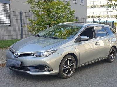 Toyota Auris Hybrid